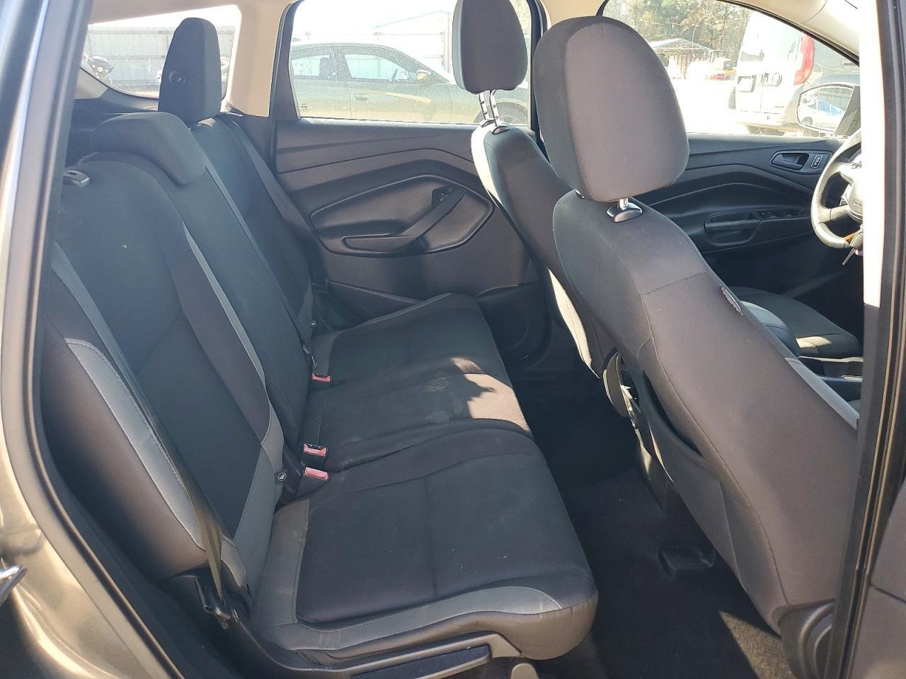 2016 Ford Escape s