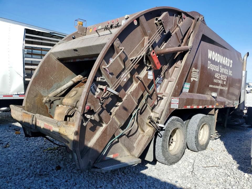 2007 International 7400 Refuse Truck
