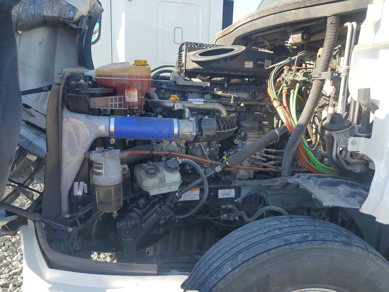 2020 Freigliner 2020 Freightliner Cascadia 126 Semi Truck