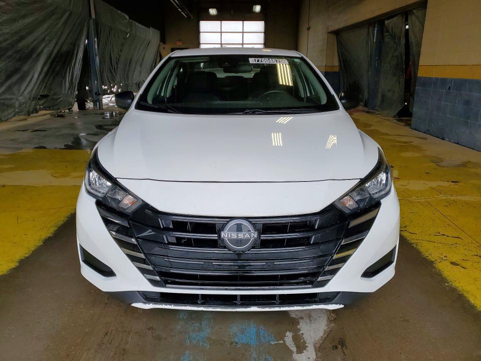 2023 Nissan Versa s