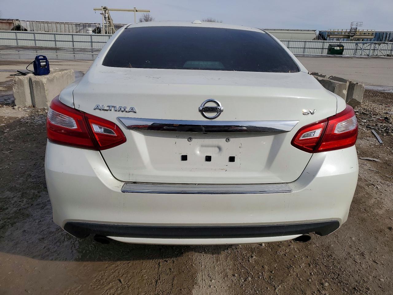 2016 Niss Altima 2.5
