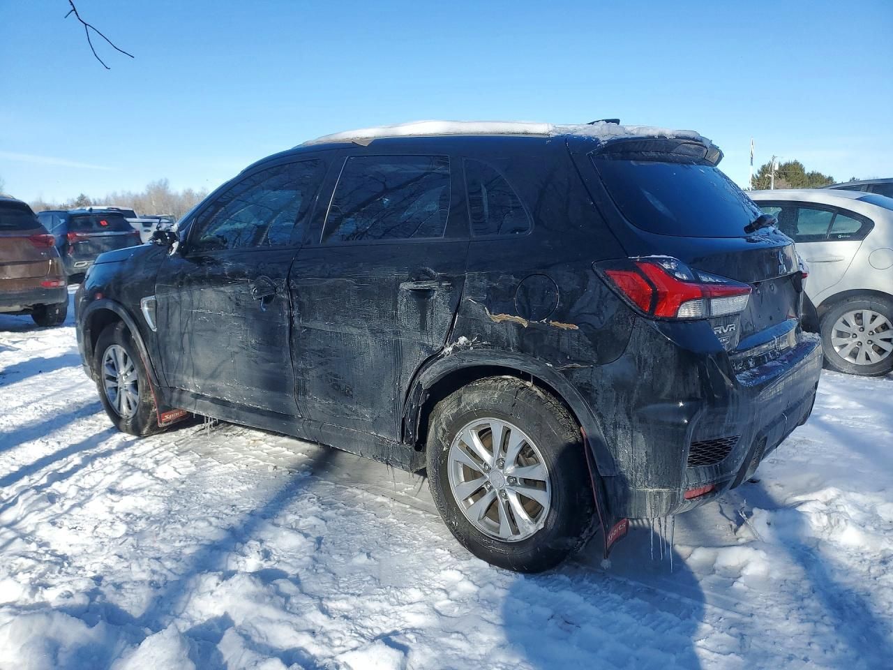 2023 Mitsubishi Rvr se