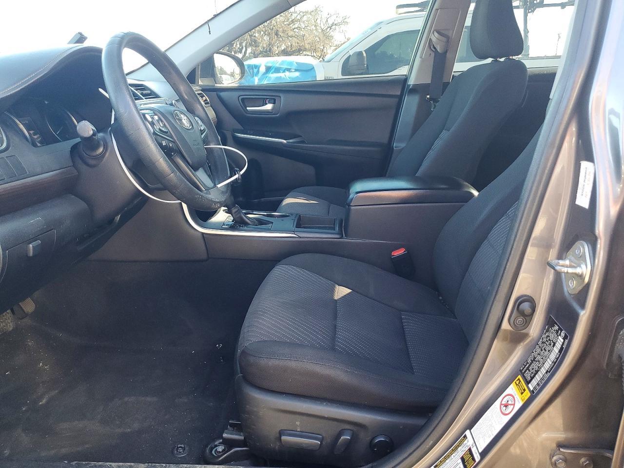 2016 Toyota Camry le