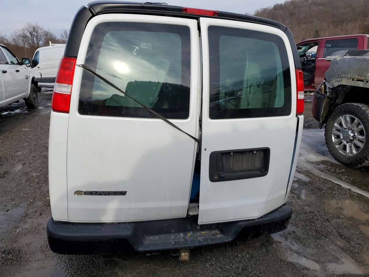 2024 Chevrolet Express G3500