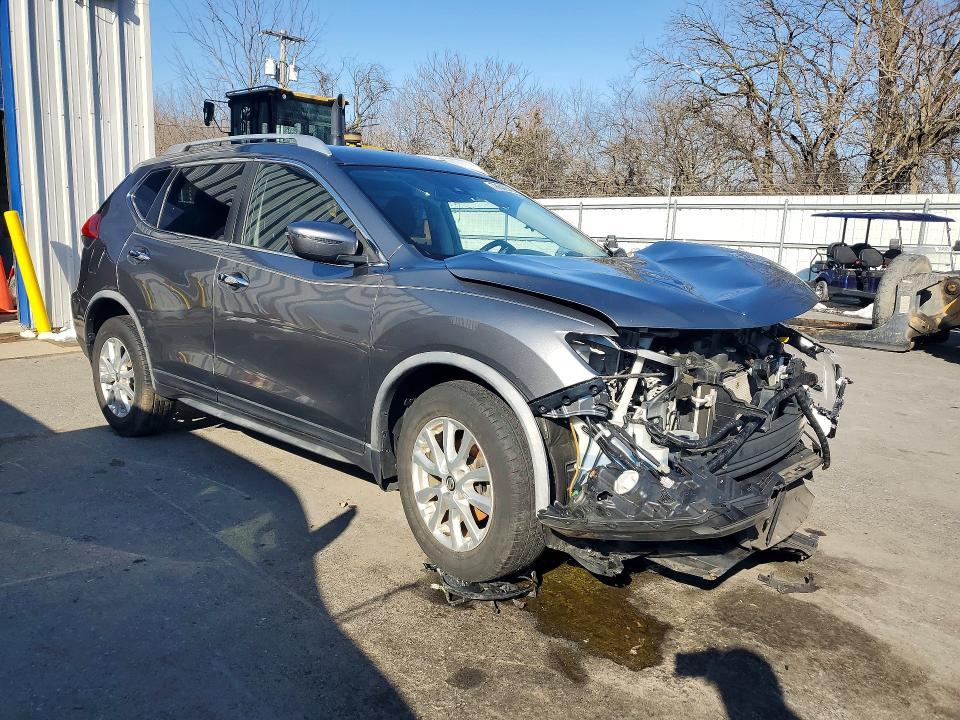 2020 Nissan Rogue sv