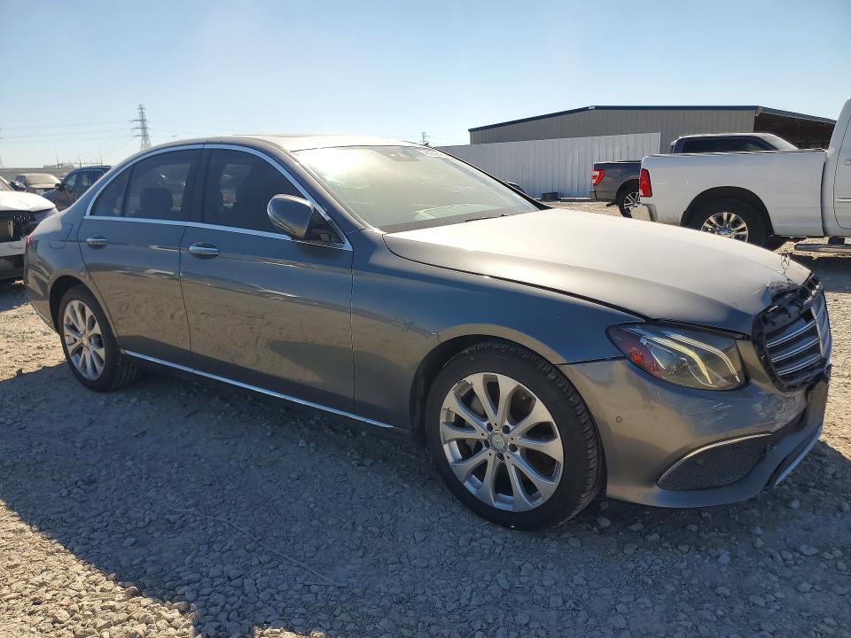 2017 Mercedes-Benz E 300