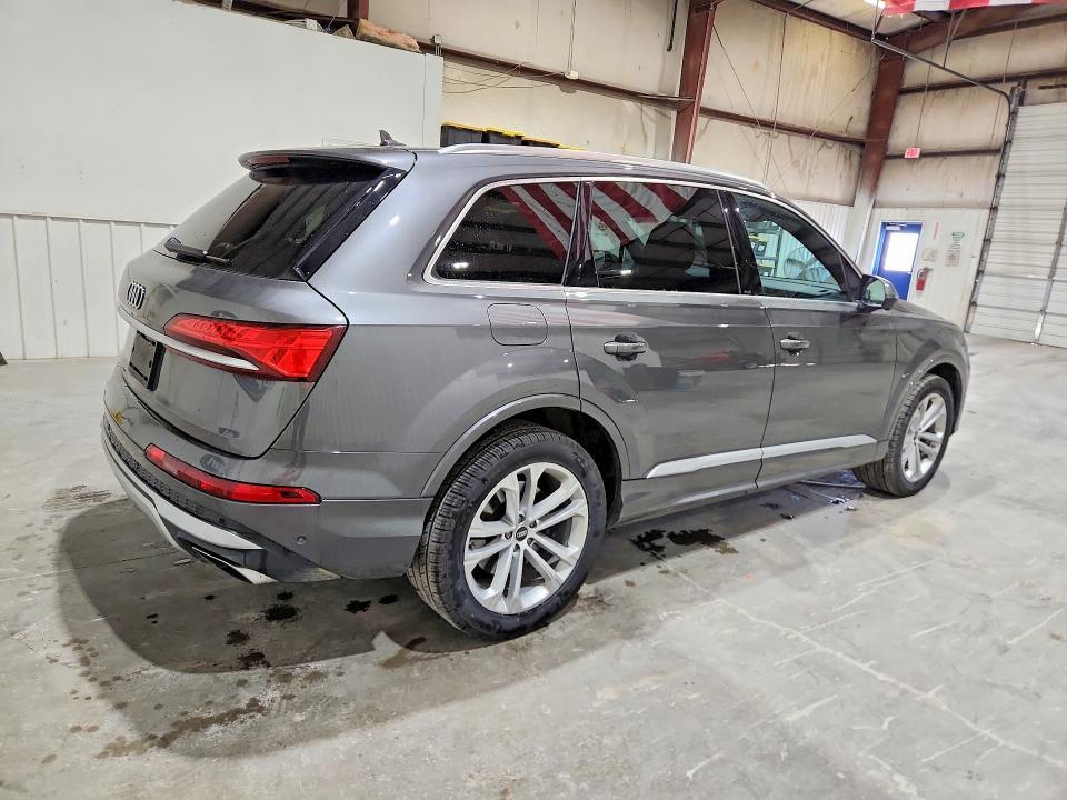 2025 Audi Q7 Premium Plus
