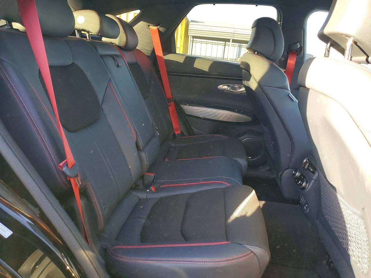 2023 Genesis Gv70 Base