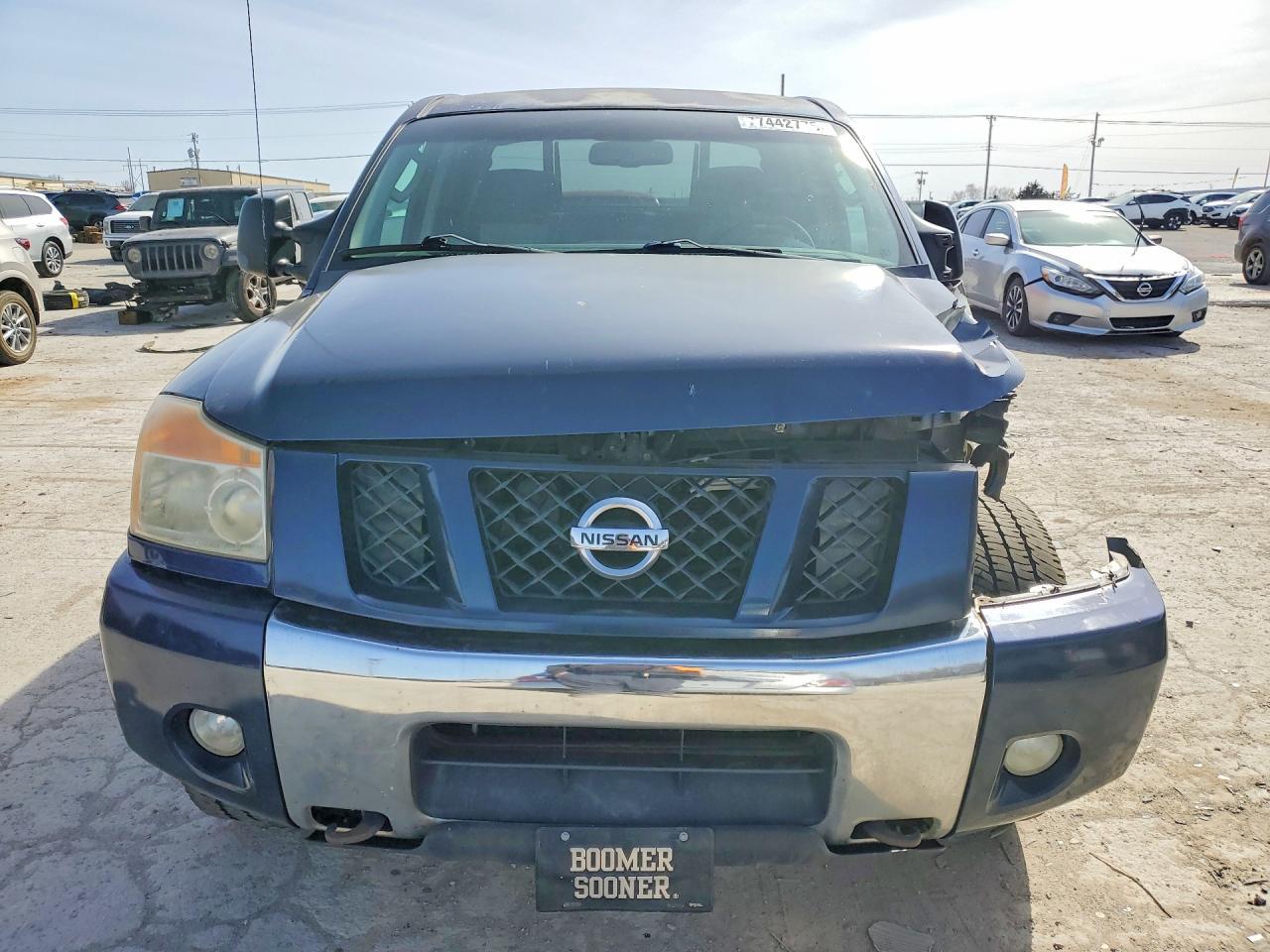 2011 Nissan Titan SV