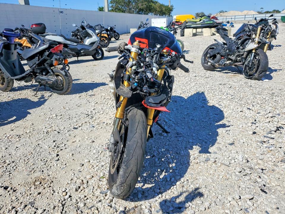 2021 Aprilia RSV4 1100 Factory