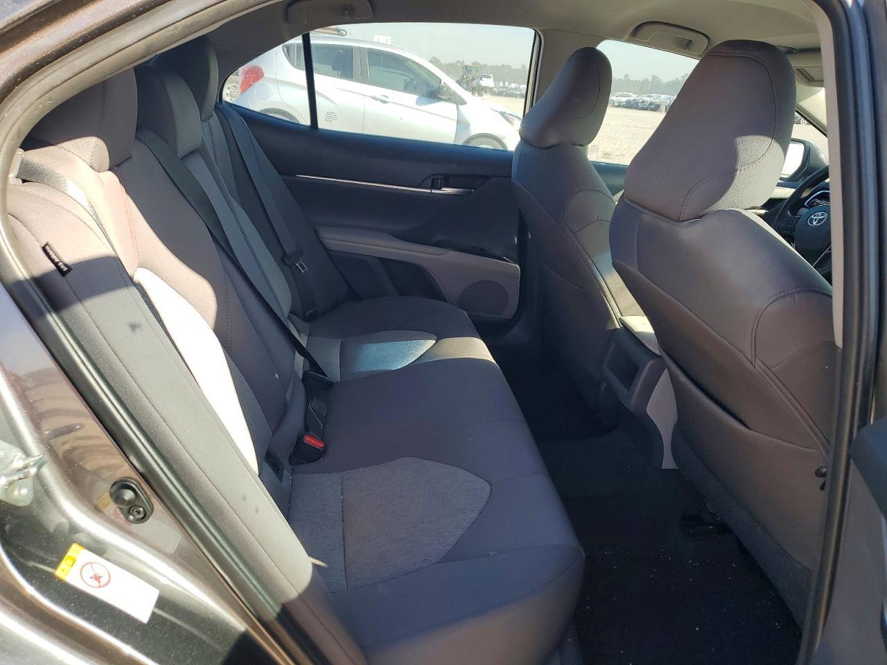 2018 Toyota Camry le