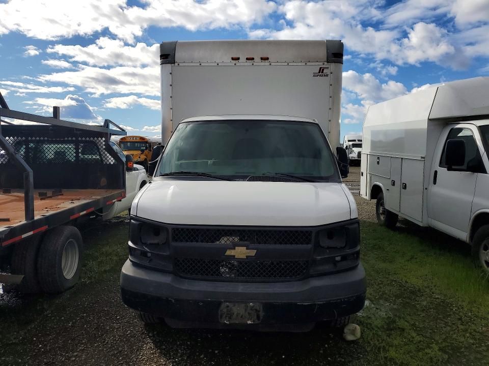 2014 Chevrolet Express box Truck
