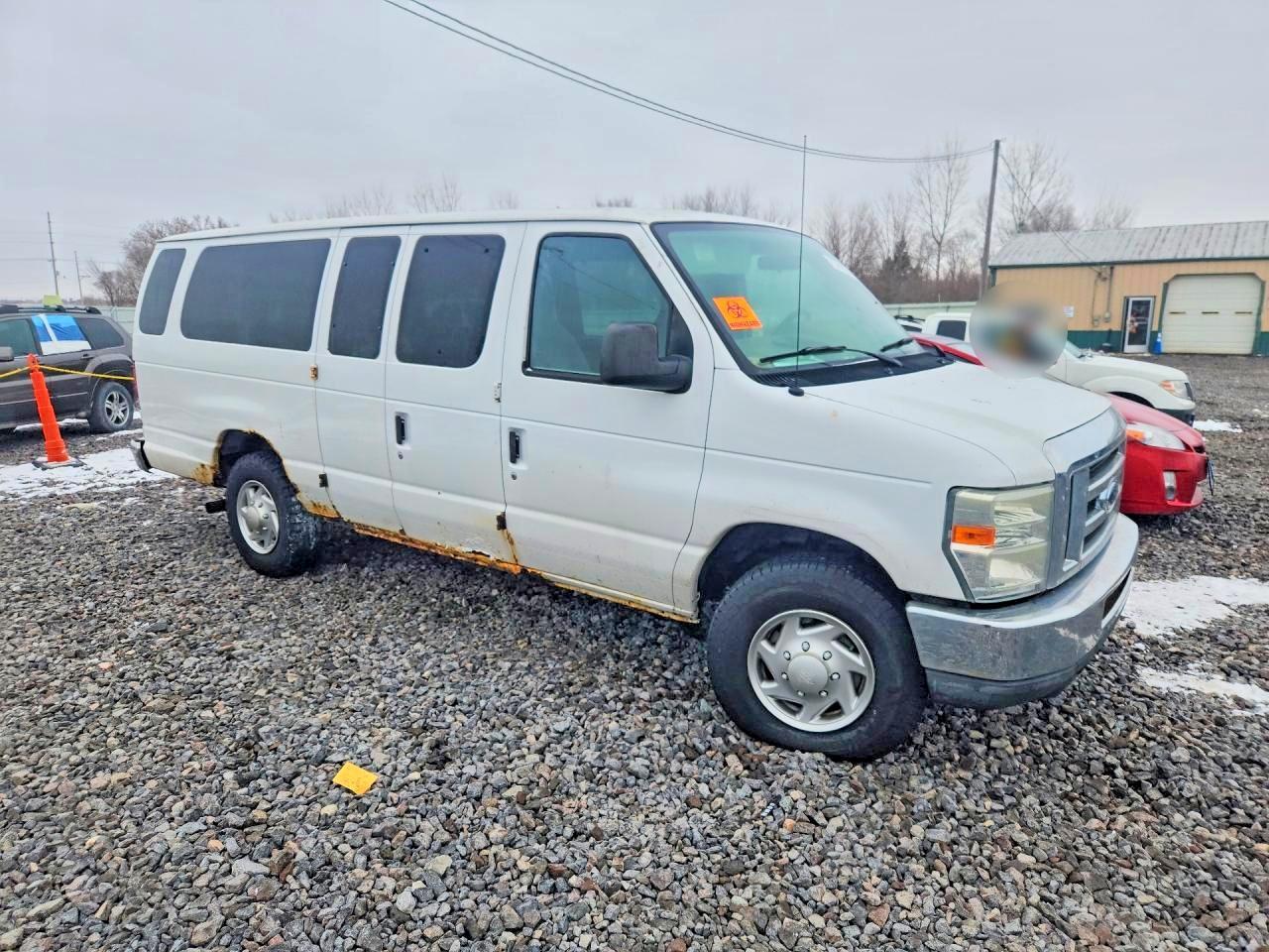 2010 Ford Econoline E350 Super Duty Wagon