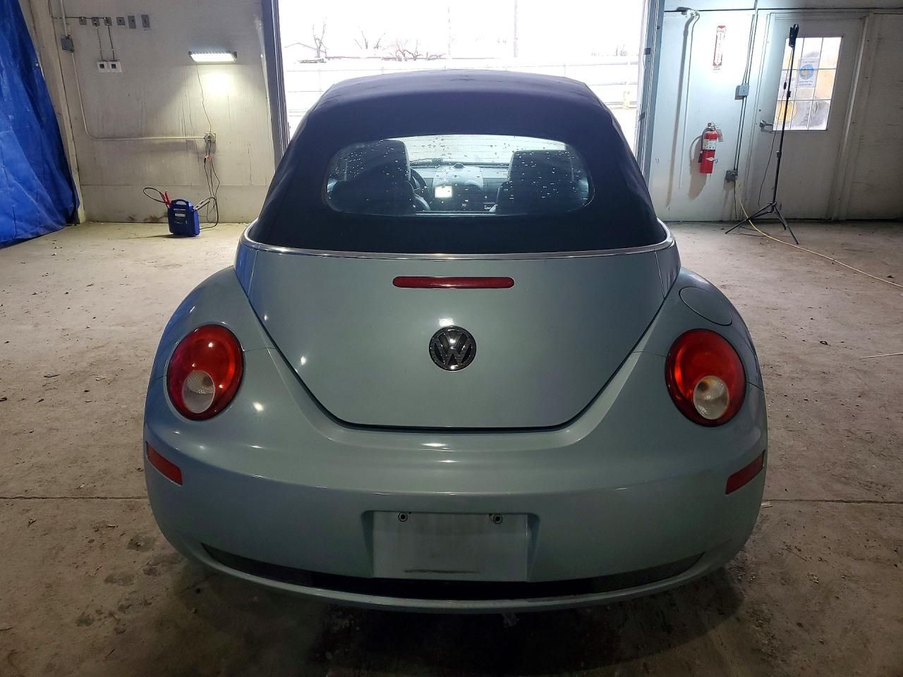 2009 Volkswagen New Beetle s