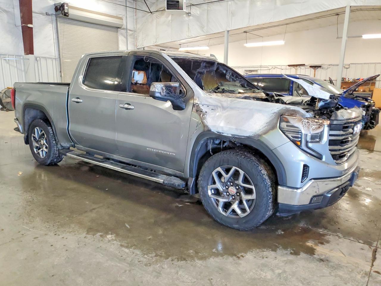 2023 GMC Sierra K1500 SLT