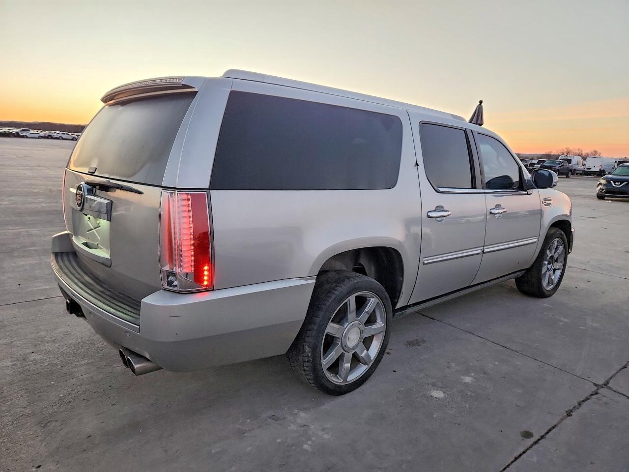 2011 Cadillac Escalade esv Premium