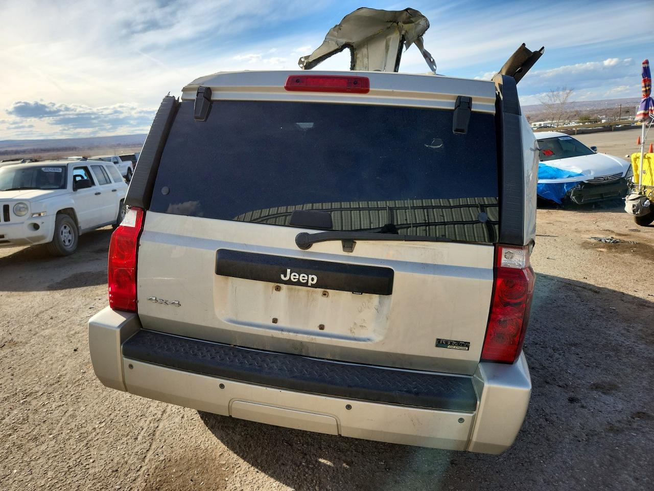 2008 Jeep Commander Sport