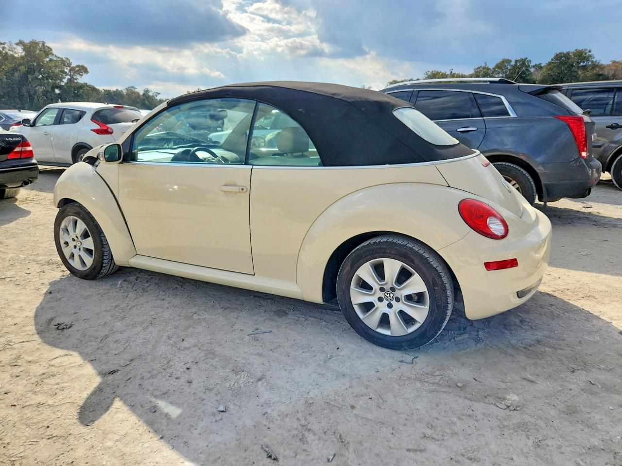 2009 Volkswagen New Beetle s
