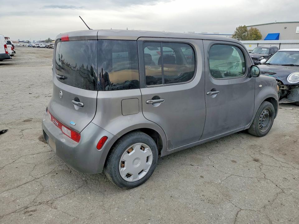 2013 Niss Cube s