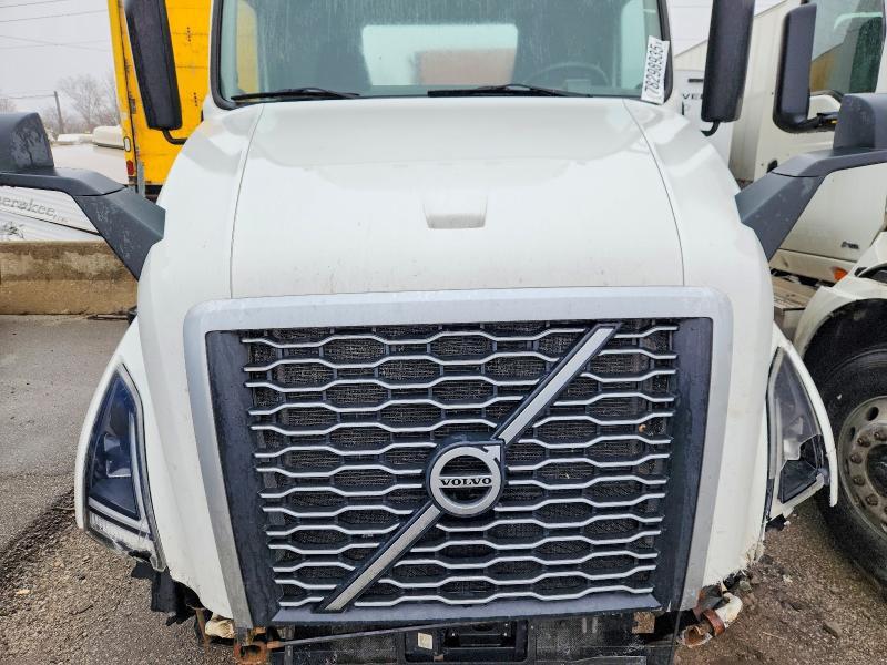 2022 Volvo Vnl Semi Truck
