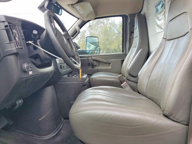 2022 GMC Savana CUT-BOX Truck