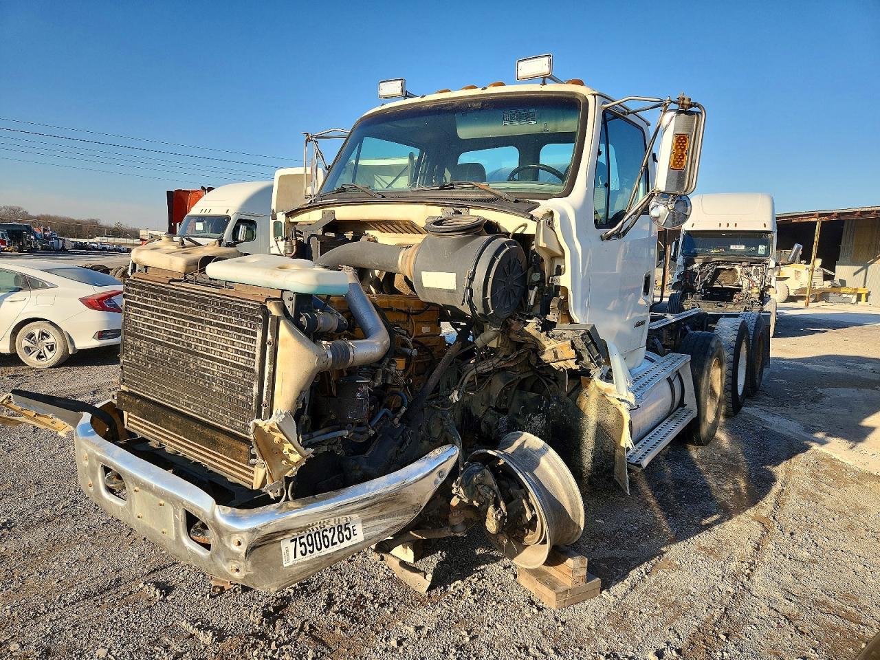 2000 Sterling 2000 Sterling L9522 Truck Cab AND Chassis