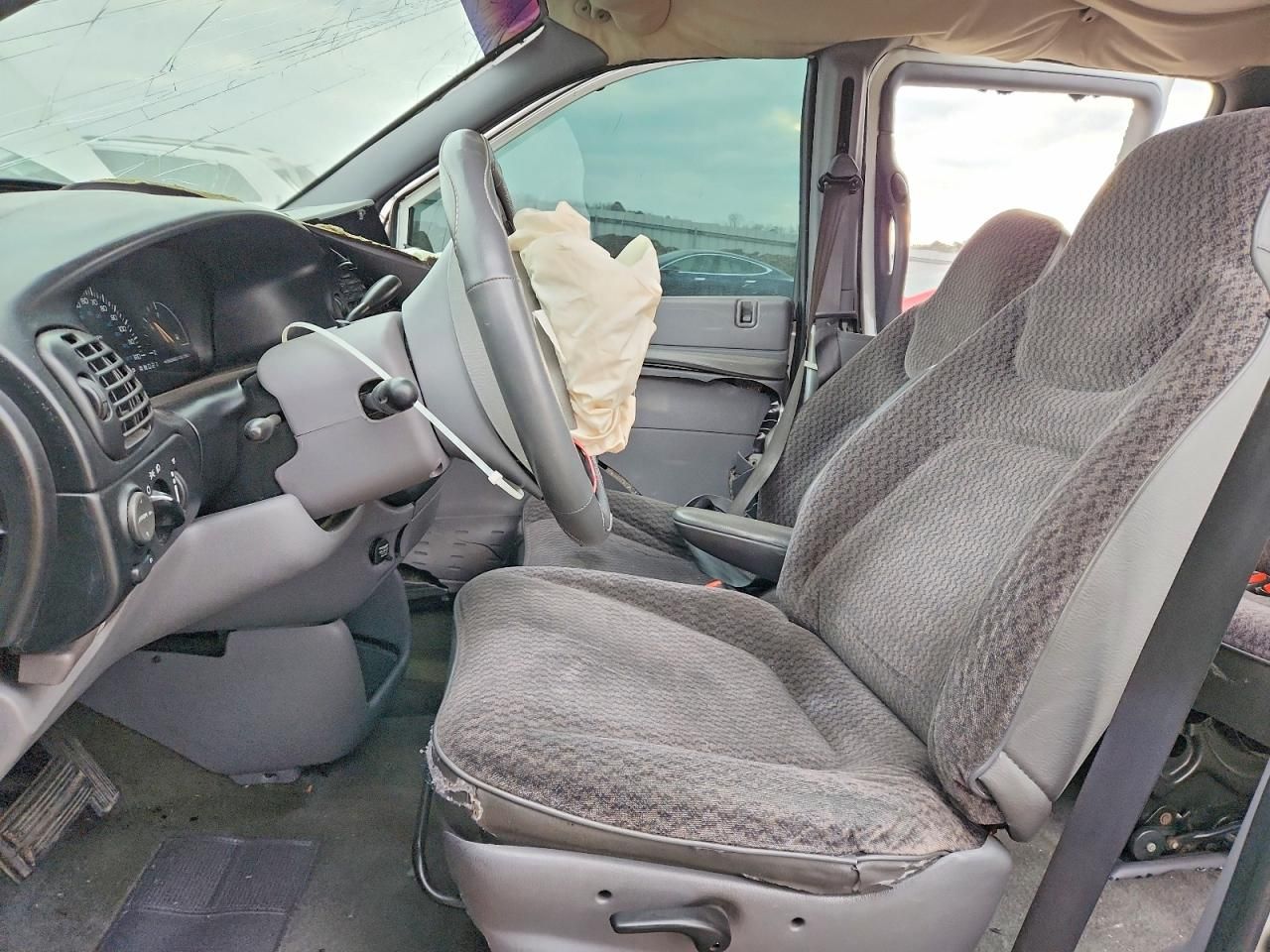 1998 Dodge Caravan