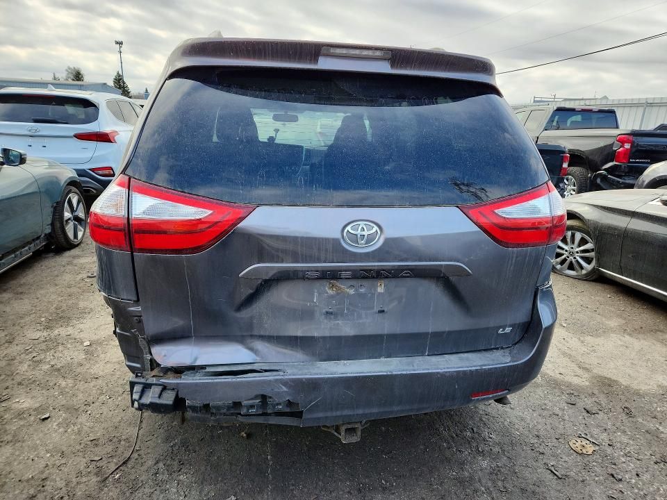 2015 Toyota Sienna le
