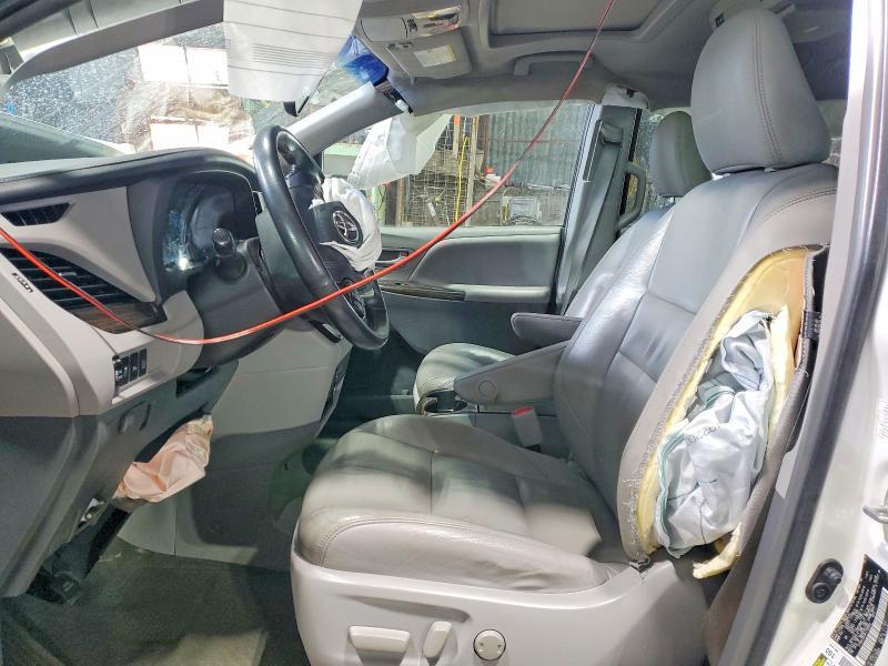 2015 Toyota Sienna xle
