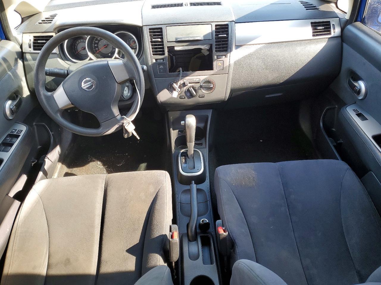 2009 Niss Versa