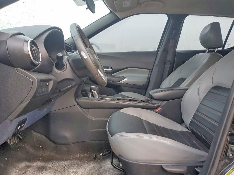 2022 Nissan Kicks sr