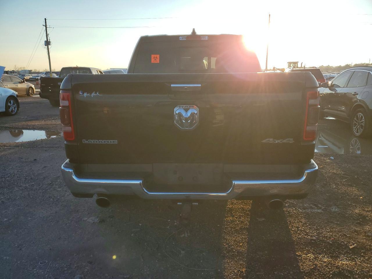 2022 Dodge 1500 4WD V8 Crew Cab 5.7L Laramie