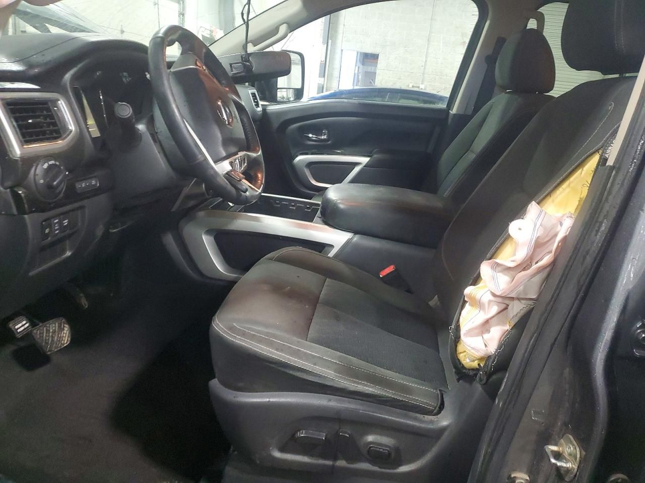 2017 Nissan Titan XD SV