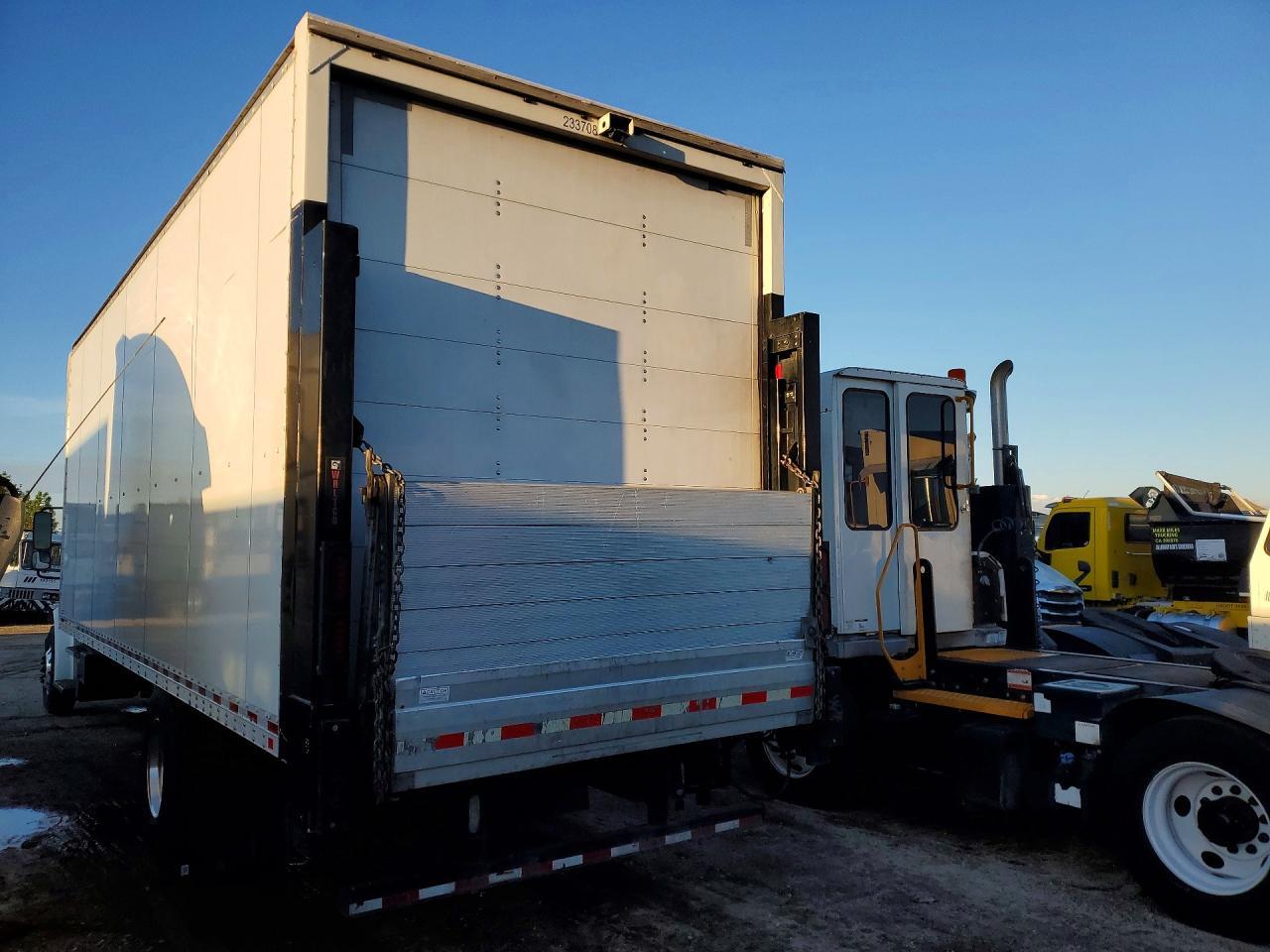 2019 Freightliner Business Class M2 box Truck