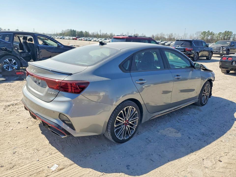 2023 KIA Forte gt