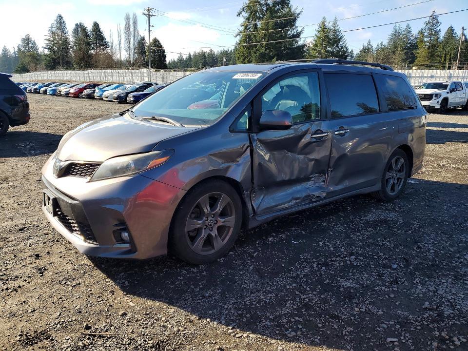2020 Toyota Sienna se 8-passenger