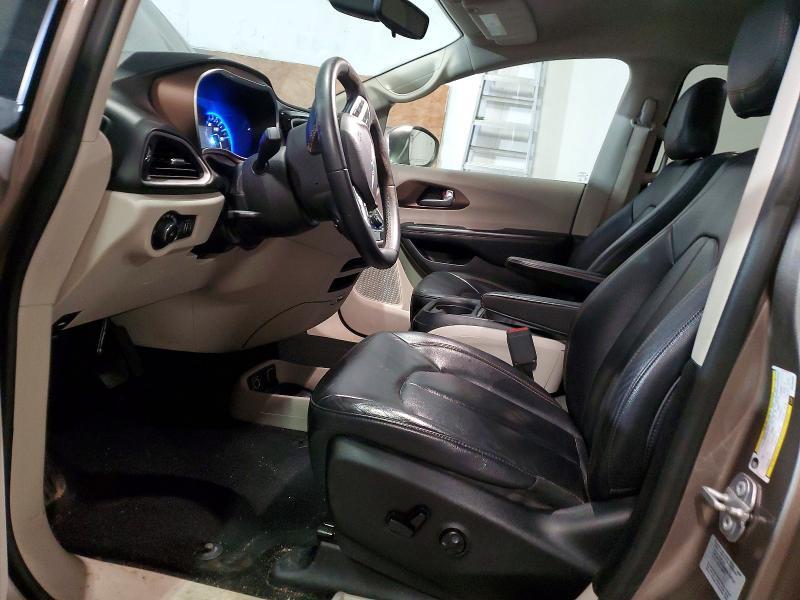 2017 Chrysler Pacifica Touring l