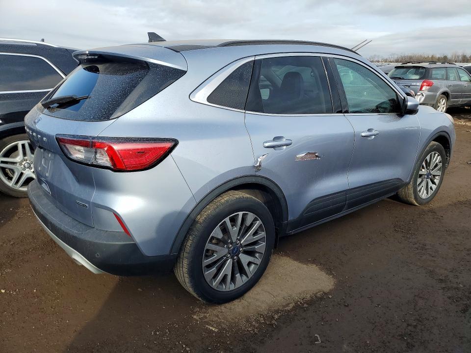 2022 Ford Escape Titanium
