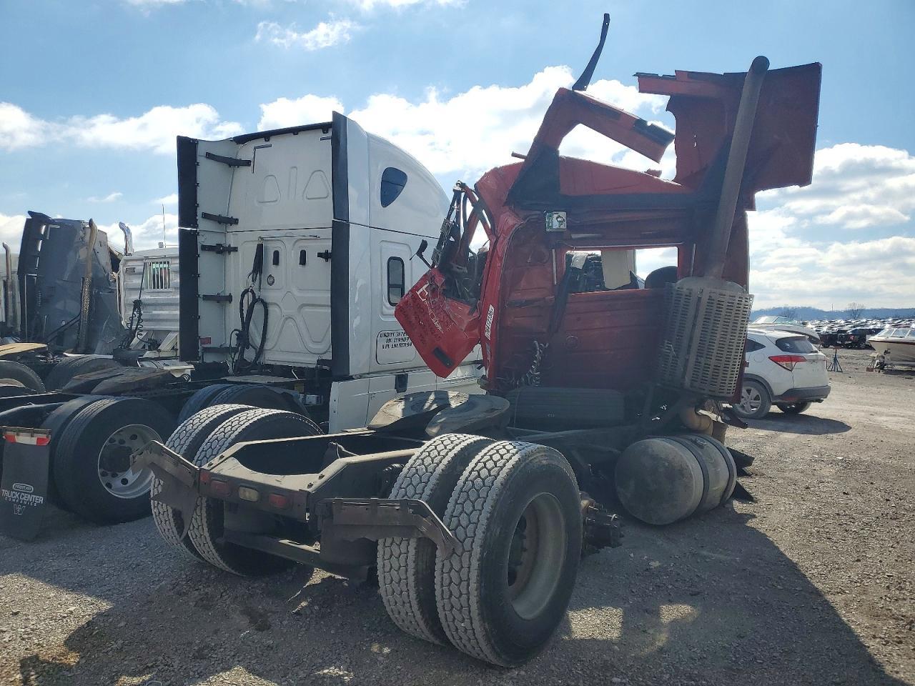2013 Volvo VNM Semi Truck
