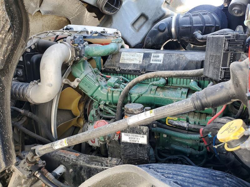 2019 Volv O VNL Semi Truck