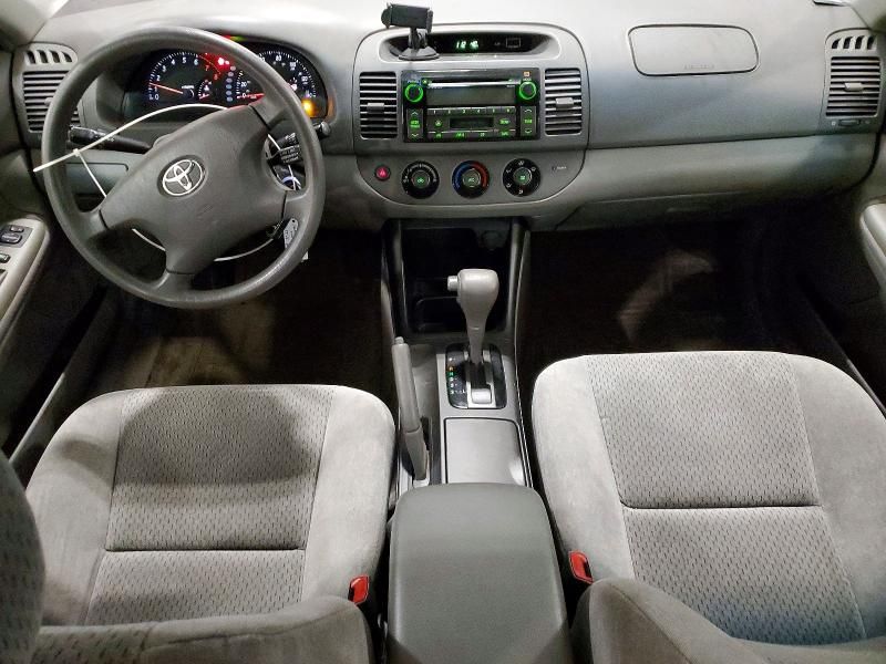 2004 Toyota Camry le