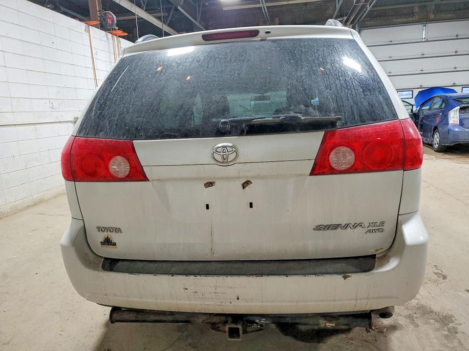 2010 Toyota Sienna xle