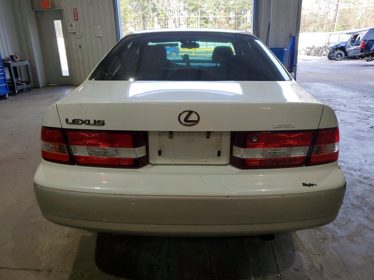 2000 Lexus Es 300 Base