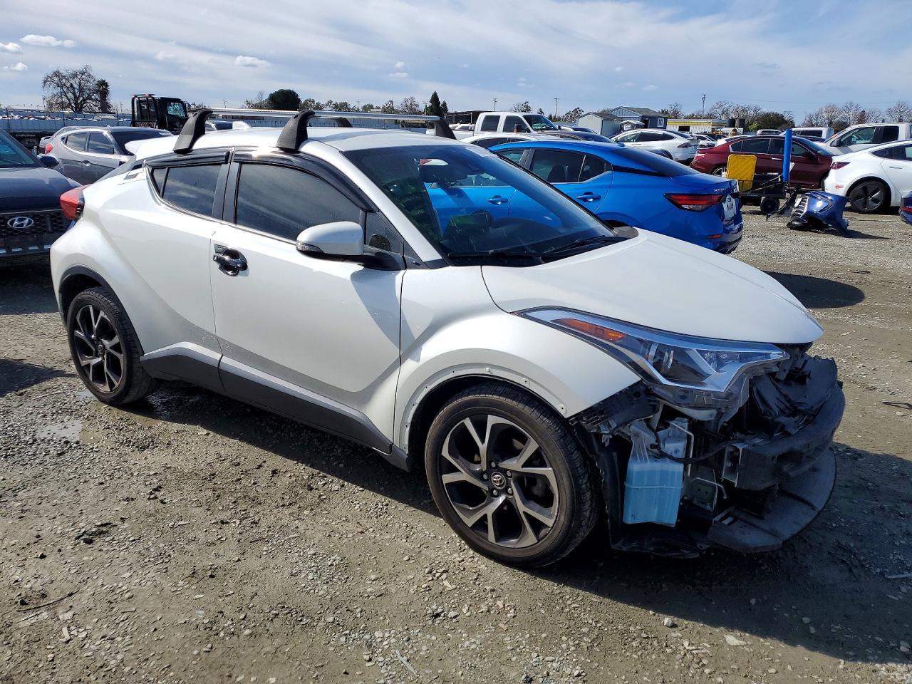 2019 Toyota C-hr xle
