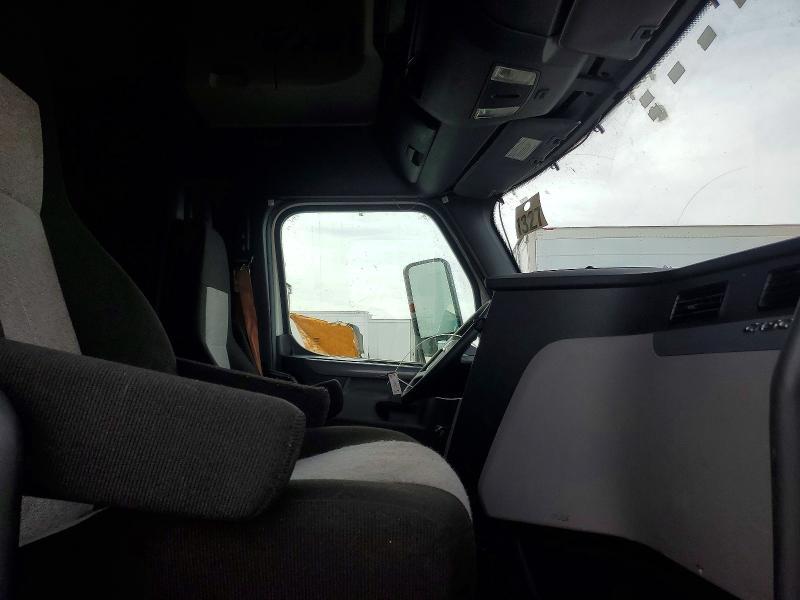 2021 Freigliner 2021 Freightliner Cascadia 126 Semi Truck