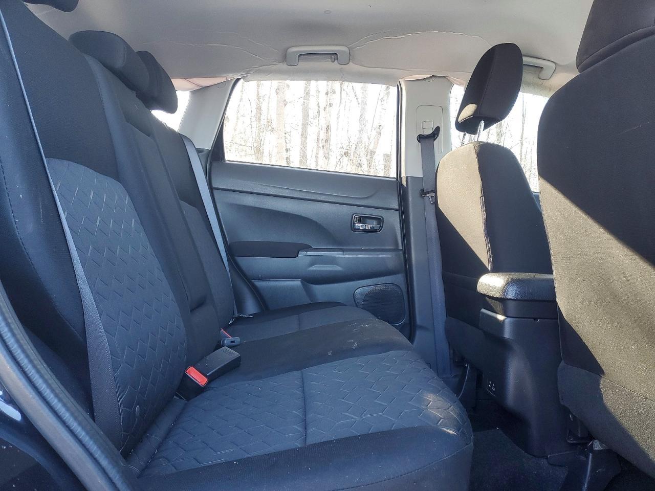2023 Mitsubishi Rvr se