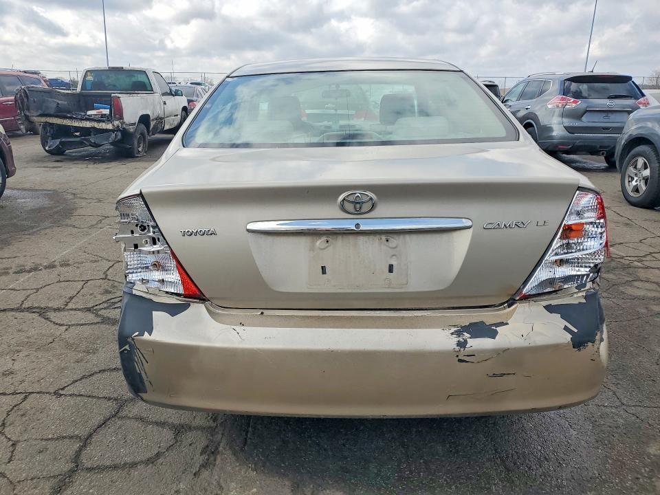 2004 Toyota Camry le