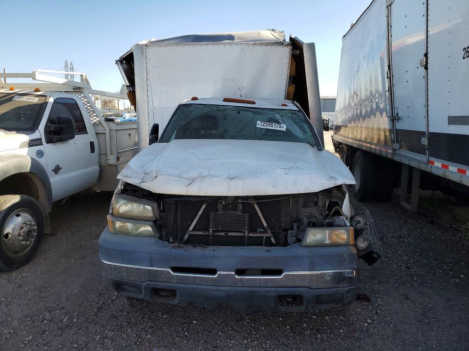 2007 Chevrolet Silverado BOX Truck