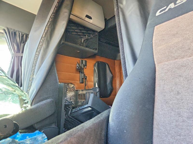 2018 Freigliner 2018 Freightliner Cascadia 126 Semi Truck