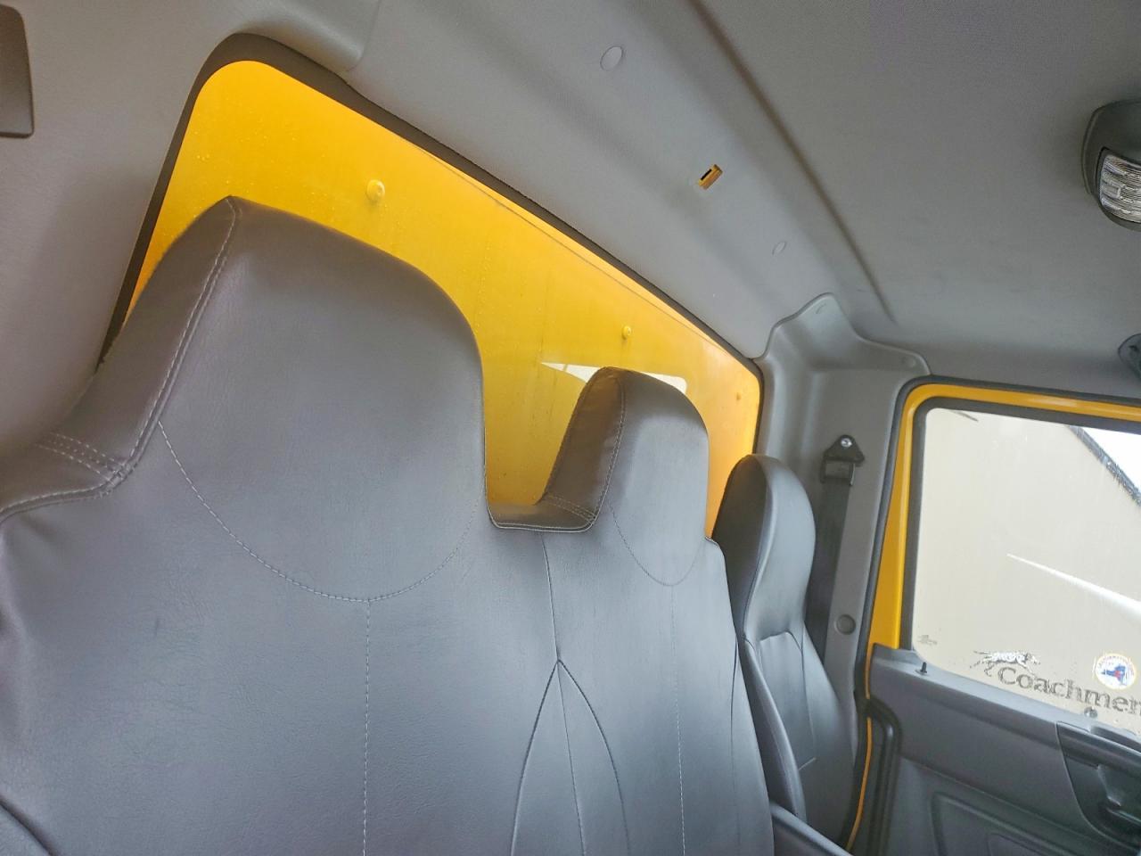 2022 International MV607-BOX Truck